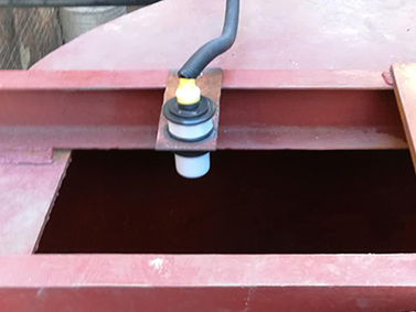 铝业公司废水池液位测量现场